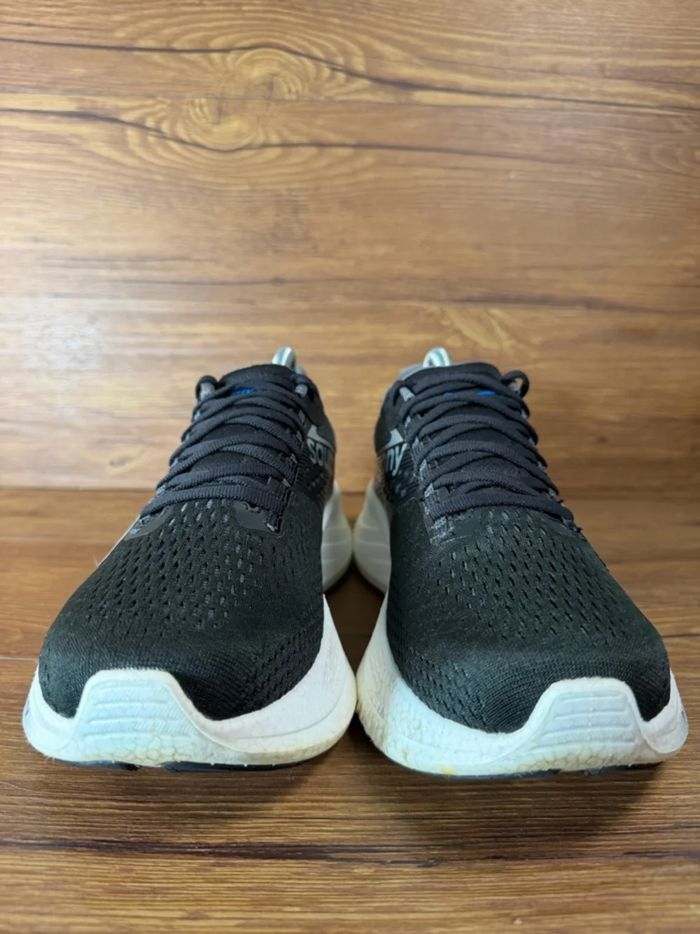 Saucony ride 17 Running Shoes Women’s Size‎ 10 Athletic Sneakers Black